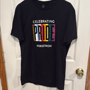 Women’s Large Nordstrom Celebrating Pride T-Shirt